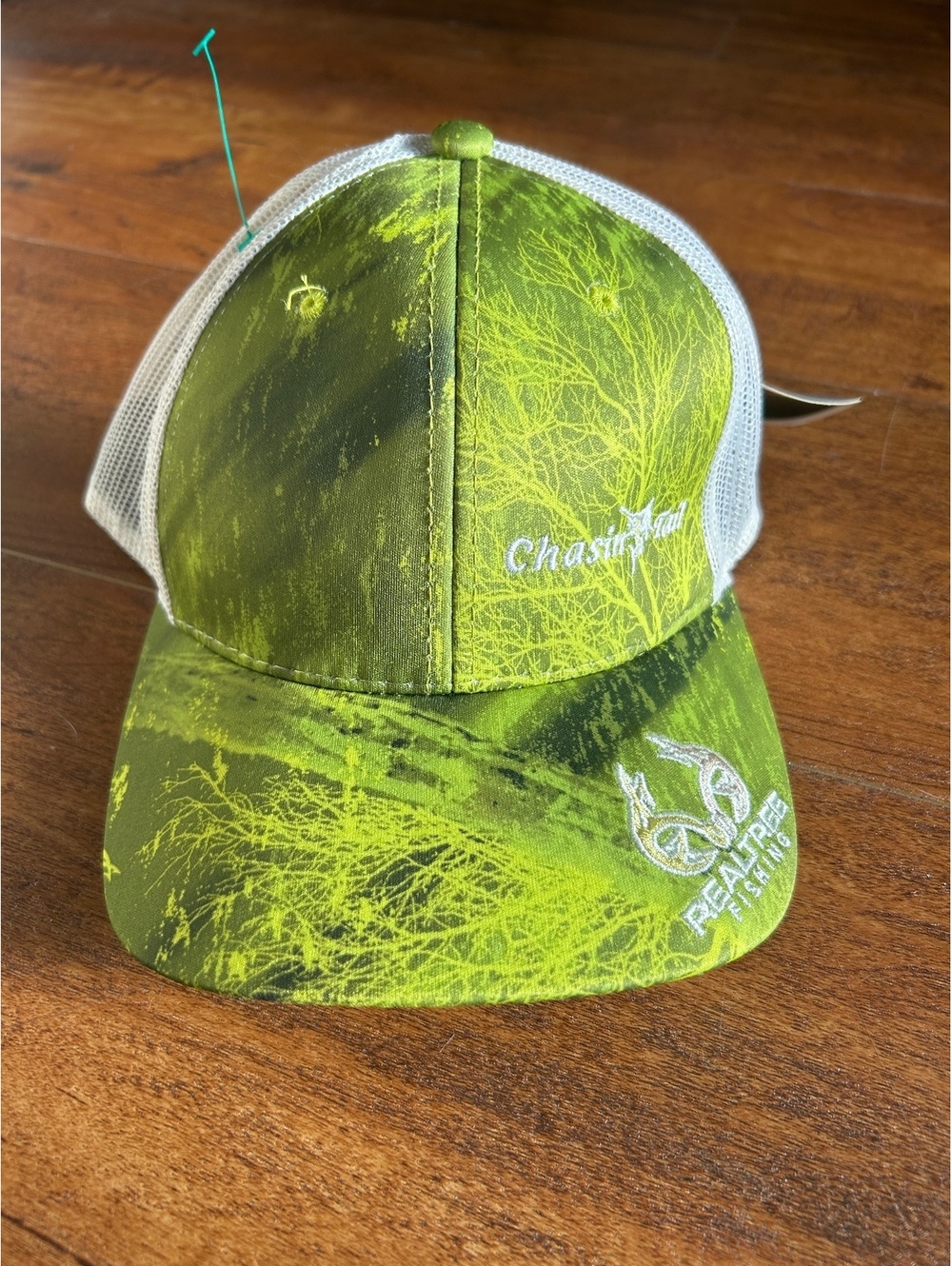 Realtree Fishing Chasin' Tail Green Camo Mesh Back Adjustable Hat NWT